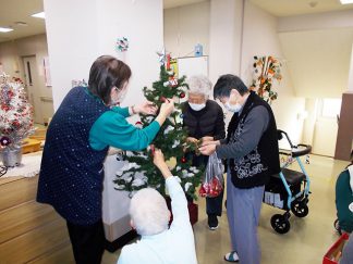 みなみ苑「クリスマス会」